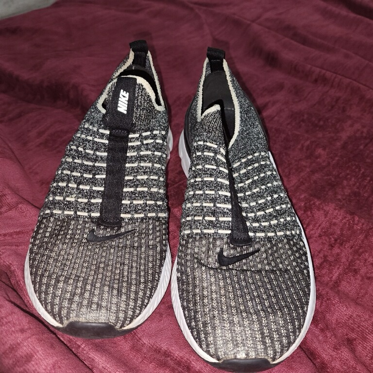 Nike React Phantom Run Flyknit 2 - Men’s Size 6 Women’s Size 8